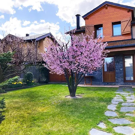 Bonita Con Gran Jardin * Osséja