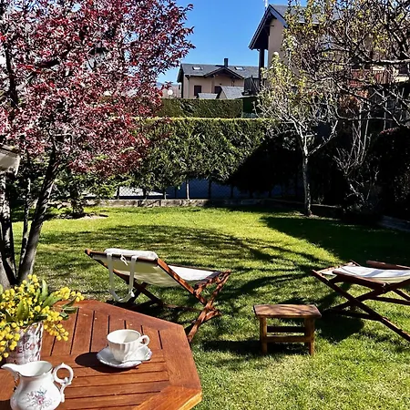 Bonita Con Gran Jardin 度假居 *